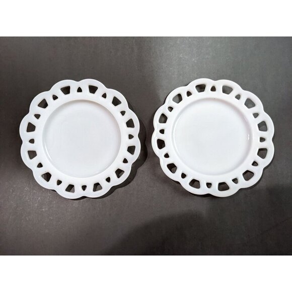 Hazel Atlas Lace Edge Milk Glass Salad Plates White 8.5" Elegant Set Of 2 Pre-Ow - Picture 4 of 6